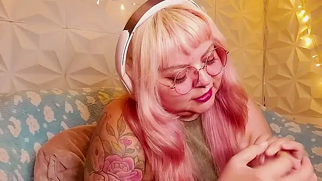 Snapshot of Satyn_doll chatting on June 2026 11:35:02 PM Satyn doll online show from June 2026 11:35:02 PM
