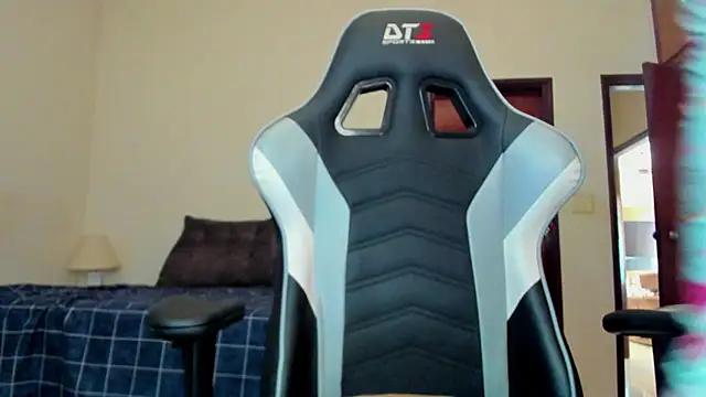 Snapshot of lannasantiago chatting on October 2025 12:49:01 PM lannasantiago online show from October 2025 12:49:01 PM