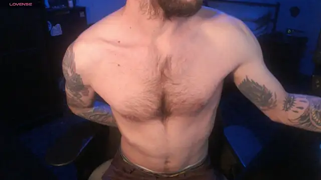 Snapshot of SexxxyLouis chatting on November 2025 02:17:01 PM SexxxyLouis online show from November 2025 02:17:01 PM