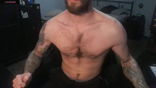 Snapshot of SexxxyLouis chatting on December 2025 06:02:01 PM SexxxyLouis online show from December 2025 06:02:01 PM