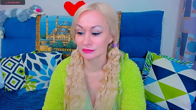 EllenMoore online show from January 2025 05:44:02 AM