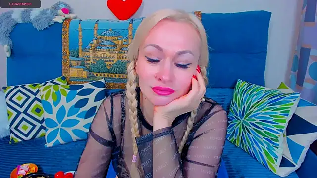 EllenMoore online show from January 2025 05:40:01 AM