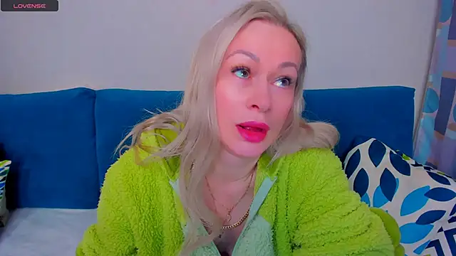 EllenMoore online show from October 2025 03:04:01 AM