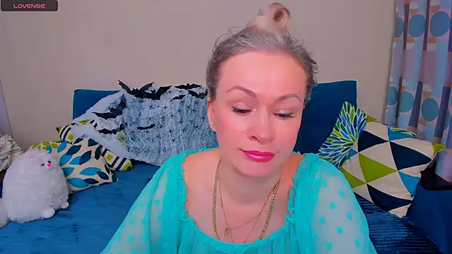 EllenMoore online show from October 2025 03:09:01 AM