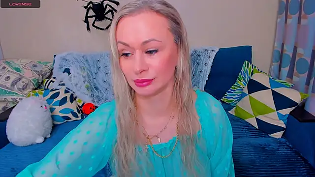 EllenMoore online show from November 2025 03:09:01 AM