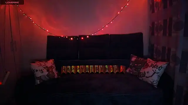 EllenMoore online show from December 2025 03:11:01 AM