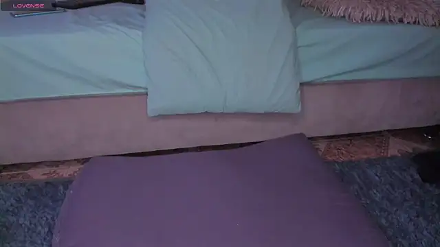 Snapshot of Secret_chells chatting on February 2025 09:18:01 PM Secret chells online show from February 2025 09:18:01 PM