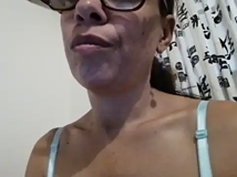 Snapshot of mari657 chatting on January 2025 09:31:01 PM mari657 online show from January 2025 09:31:01 PM