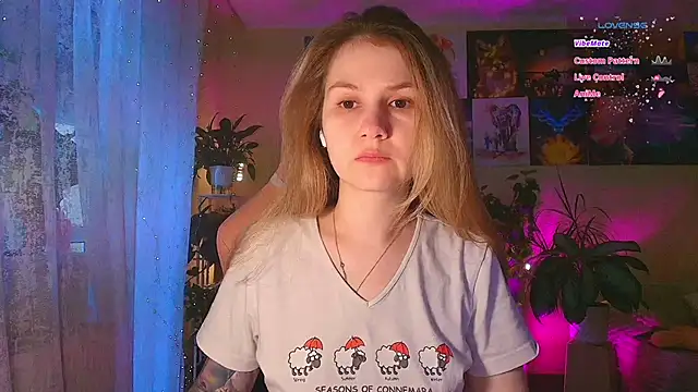 Snapshot of GoodWitch_ chatting on November 2025 07:51:02 AM GoodWitch online show from November 2025 07:51:02 AM