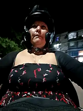 Brenda Berck  online show from November 2025 01:48:02 AM