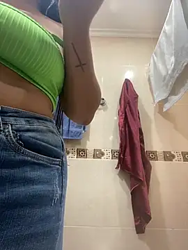 Fancyxlove online show from November 2025 12:39:02 PM