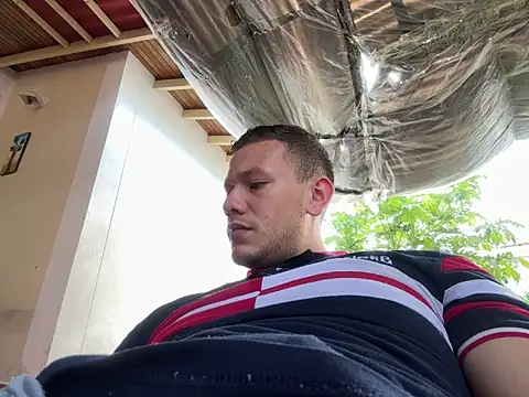 Snapshot of simon_and_david chatting on February 2025 05:09:02 PM simon and david online show from February 2025 05:09:02 PM