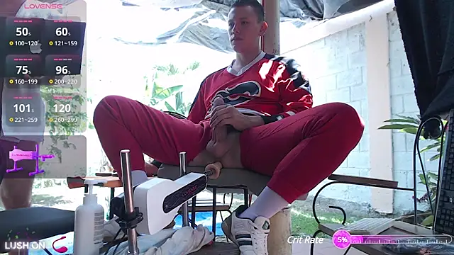 Snapshot of simon_and_david chatting on March 2025 05:28:01 PM simon and david online show from March 2025 05:28:01 PM