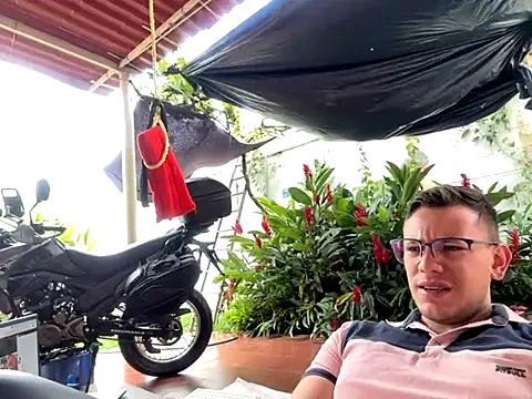 Snapshot of simon_and_david chatting on September 2025 07:18:02 PM simon and david online show from September 2025 07:18:02 PM