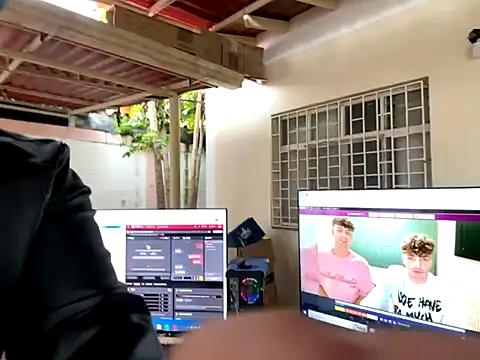 Snapshot of simon_and_david chatting on October 2025 08:29:02 PM simon and david online show from October 2025 08:29:02 PM