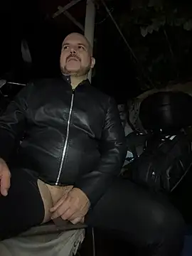 Snapshot of simon_and_david chatting on October 2025 06:14:02 AM simon and david online show from October 2025 06:14:02 AM