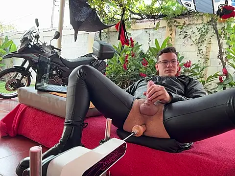 Snapshot of simon_and_david chatting on November 2025 07:35:02 PM simon and david online show from November 2025 07:35:02 PM