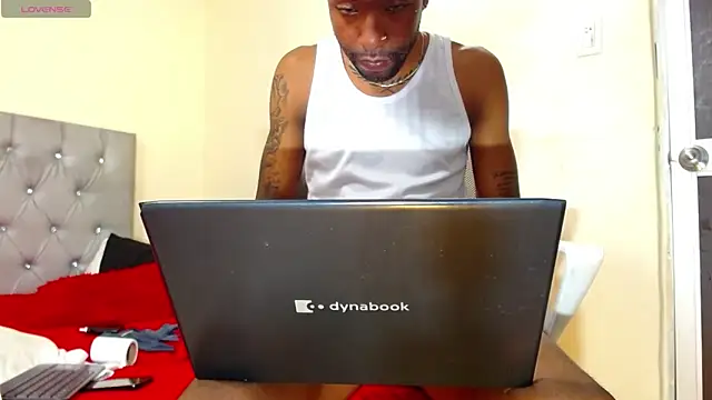 kilian xx online show from November 2025 10:32:01 PM