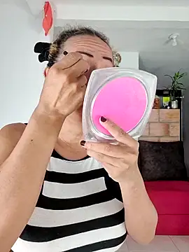 YOURSDEBORA online show from November 2025 07:36:02 PM