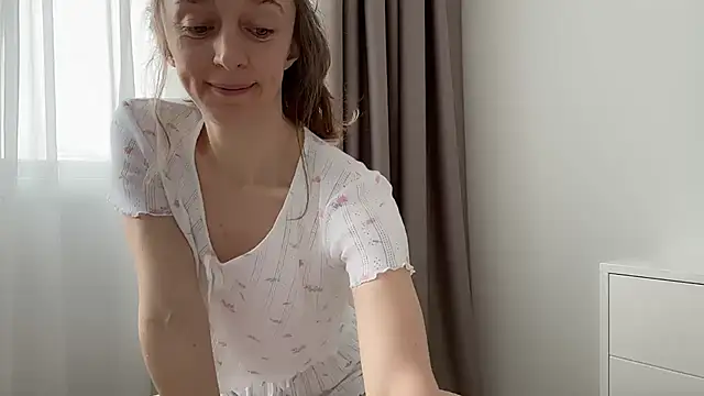 Snapshot of ShySchoolGirl chatting on February 2026 01:00:02 PM ShySchoolGirl online show from February 2026 01:00:02 PM