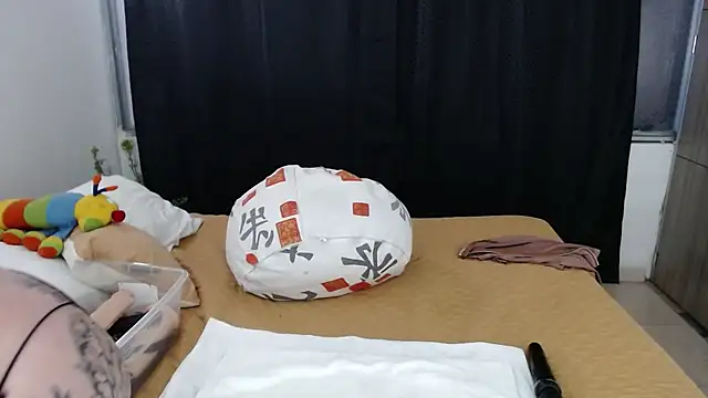 Snapshot of liseth_01hot chatting on February 2025 06:15:02 PM liseth 01hot online show from February 2025 06:15:02 PM