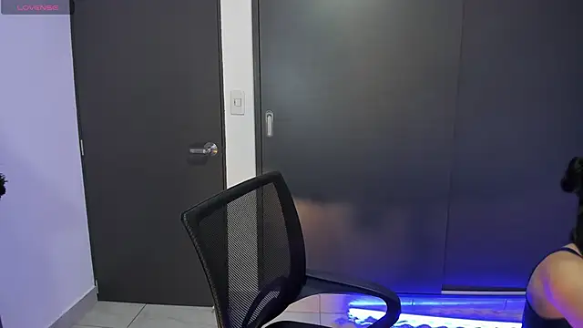 MeganWhite3 online show from December 2025 05:17:02 AM