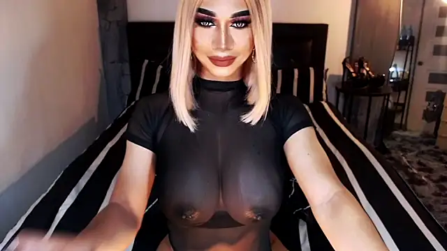 Snapshot of MassiveCockxMistress chatting on November 2025 12:11:02 AM MassiveCockxMistress online show from November 2025 12:11:02 AM