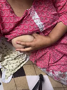 Snapshot of Bmylove40 chatting on February 2026 03:56:02 PM Bmylove40 online show from February 2026 03:56:02 PM