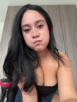 Snapshot of Nina_lovi chatting on July 2026 10:44:02 PM Nina lovi online show from July 2026 10:44:02 PM