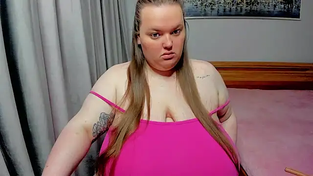 Snapshot of _MarryGirl_ chatting on October 2025 01:40:02 PM  MarryGirl  online show from October 2025 01:40:02 PM