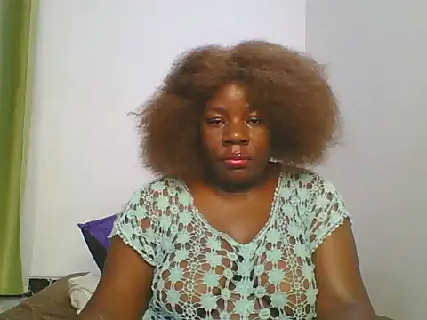 Snapshot of Preciousl chatting on March 2025 01:04:01 AM Preciousl online show from March 2025 01:04:01 AM