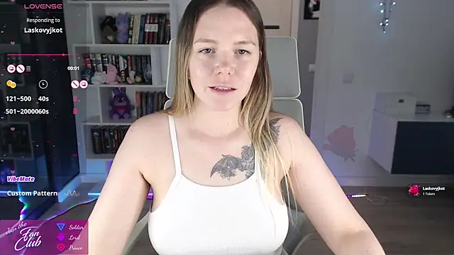 Snapshot of Emma_Bryan chatting on July 2026 05:37:02 PM Emma Bryan online show from July 2026 05:37:02 PM