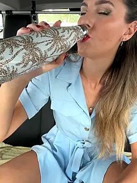 Snapshot of nicole_98 chatting on November 2025 02:19:01 PM nicole 98 online show from November 2025 02:19:01 PM