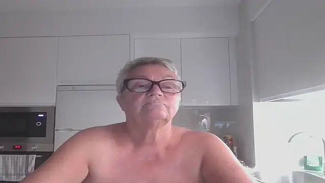 GrannyChrissy68 online show from October 2025 09:48:02 PM