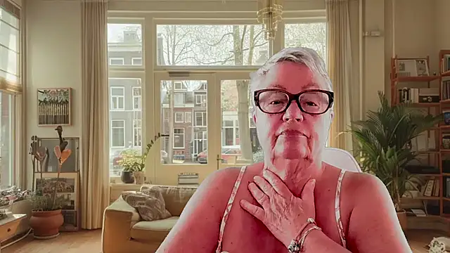 GrannyChrissy68 online show from February 2026 02:34:01 PM