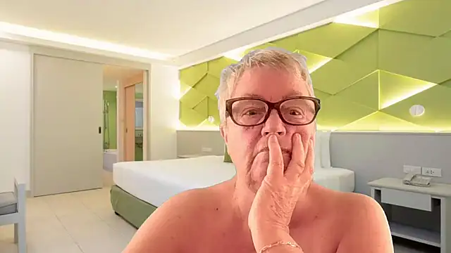 GrannyChrissy68 online show from March 2026 01:11:02 PM