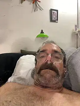 Snapshot of Trainee2Bpeed chatting on October 2025 10:39:02 AM Trainee2Bpeed online show from October 2025 10:39:02 AM