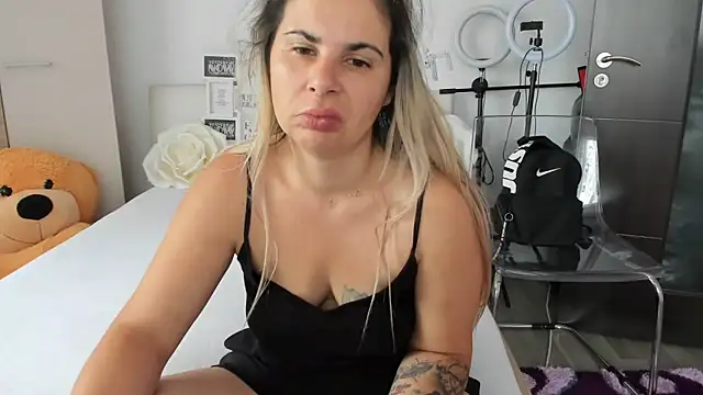 sweetemy4u online show from September 2025 07:19:01 AM