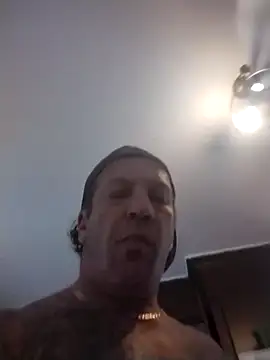 trucker1979 online show from November 2025 06:40:01 PM