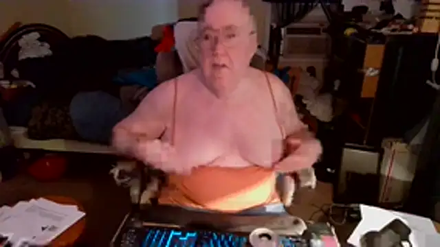 Snapshot of Toastir chatting on February 2026 10:24:02 PM Toastir online show from February 2026 10:24:02 PM