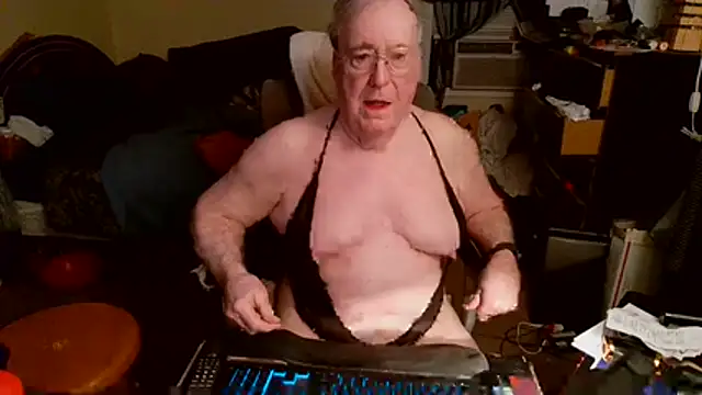 Snapshot of Toastir chatting on February 2026 01:57:02 AM Toastir online show from February 2026 01:57:02 AM