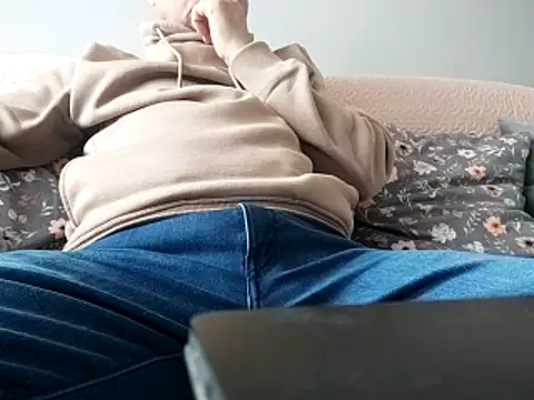 grzes19763 online show from April 2026 08:58:01 AM