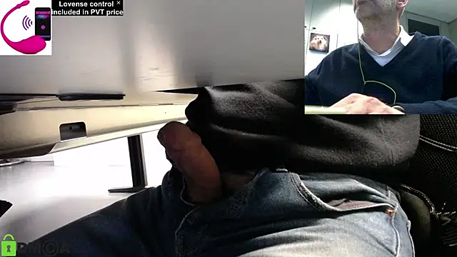 Snapshot of pliko chatting on November 2025 01:44:02 PM pliko online show from November 2025 01:44:02 PM