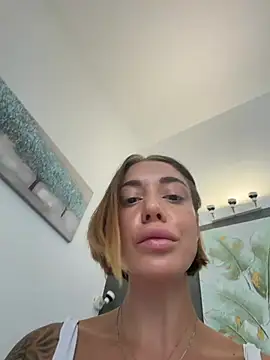 Snapshot of italianPassion chatting on May 2026 01:05:01 PM italianPassion online show from May 2026 01:05:01 PM