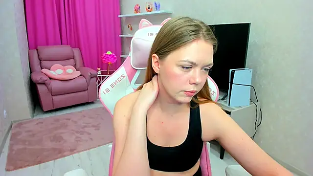 Strawberrye online show from January 2026 03:21:01 AM