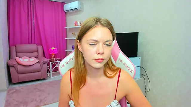 Strawberrye online show from March 2026 03:19:02 AM