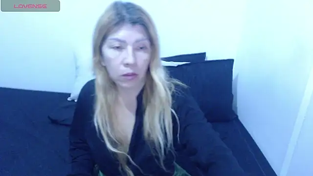 Dulce-Bella online show from March 2026 03:29:02 PM