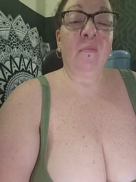 Snapshot of Miss_Phat_Booty chatting on December 2025 03:35:01 AM Miss Phat Booty online show from December 2025 03:35:01 AM