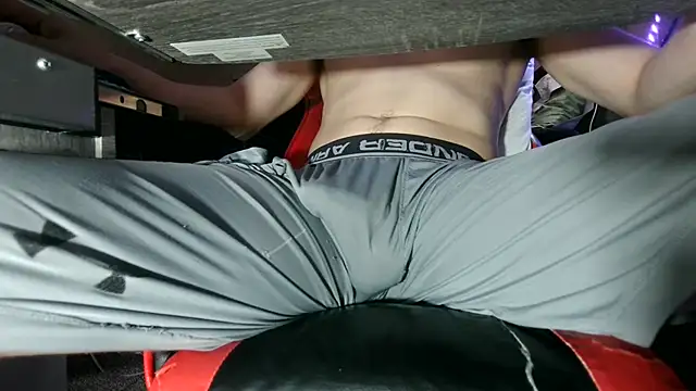 Snapshot of Dick_and_muscles chatting on November 2025 04:02:02 AM Dick and muscles online show from November 2025 04:02:02 AM