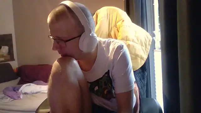 Snapshot of David250692 chatting on November 2025 08:58:02 AM David250692 online show from November 2025 08:58:02 AM